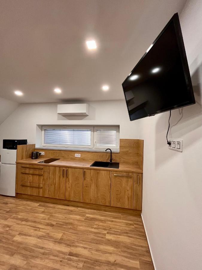 U Srubu Apartman Moravany  Kültér fotó